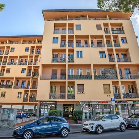 Lusa Apartman *